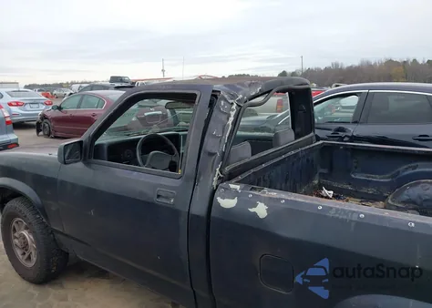 1993 Dodge Dakota z USA, uszkodzony, nr VIN 1B7FL26X8PS247671